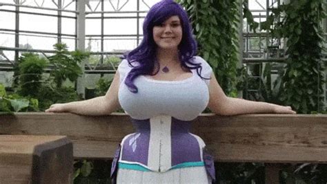 big boobs bouncing gif|Bouncing